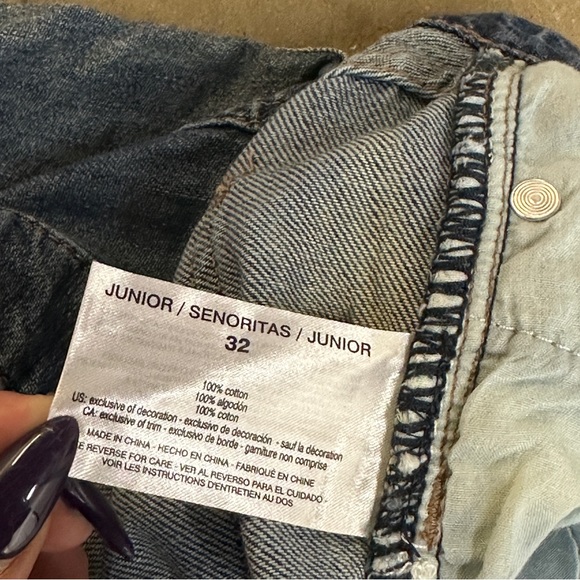 NWT William Rast Demim Jean Shorts Juniors 32 Distressed Perfect Shorts - Picture 7 of 7